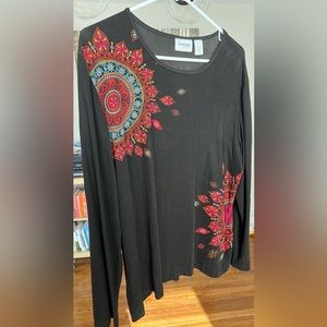 Chico’s Traveler’s tunic size 3